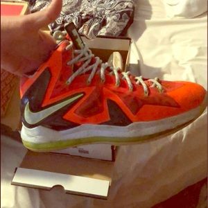 I am selling my Lebron P.S Elite “Bright Crimson”